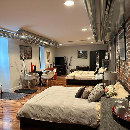 Appartamento Historical Oscar Lofquist House In The Heart Of Des Moines Esterno foto