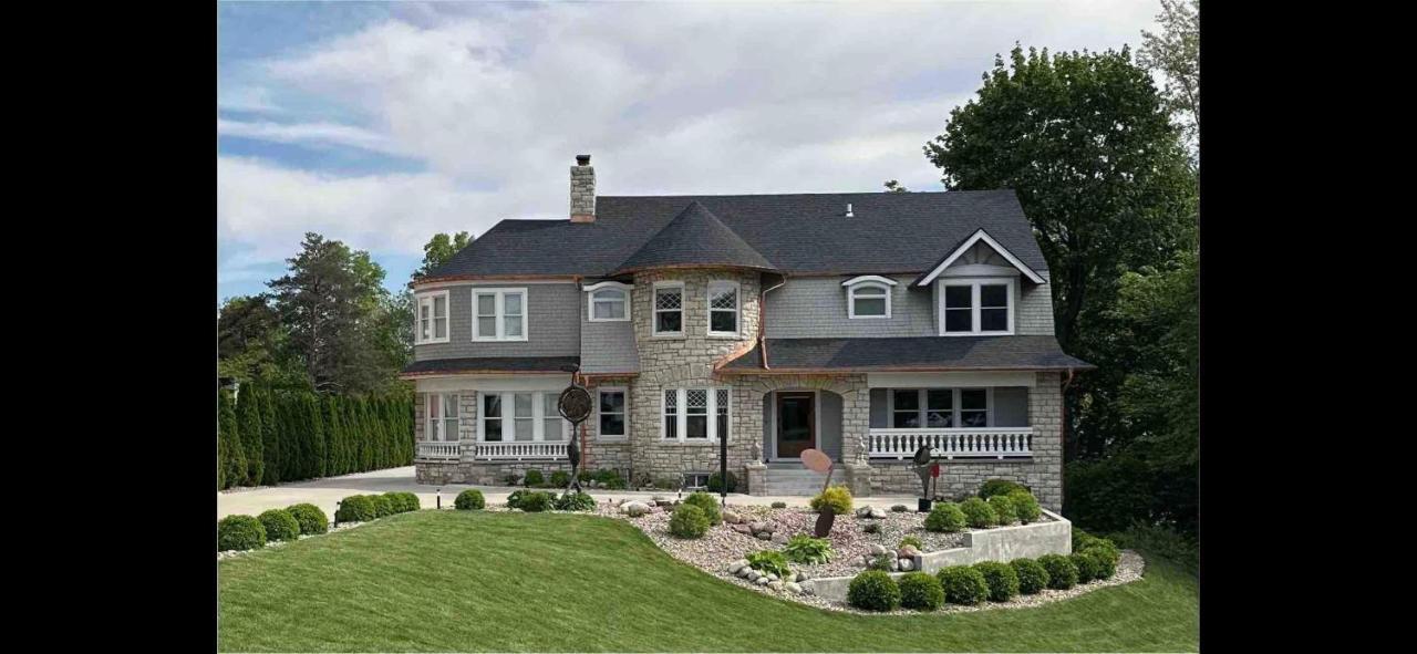 Appartamento Historical Oscar Lofquist House In The Heart Of Des Moines Esterno foto