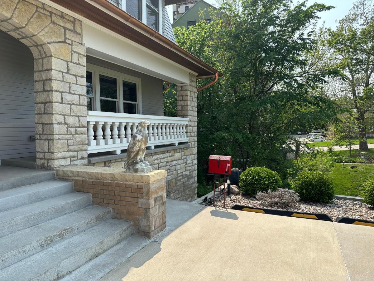 Appartamento Historical Oscar Lofquist House In The Heart Of Des Moines Esterno foto