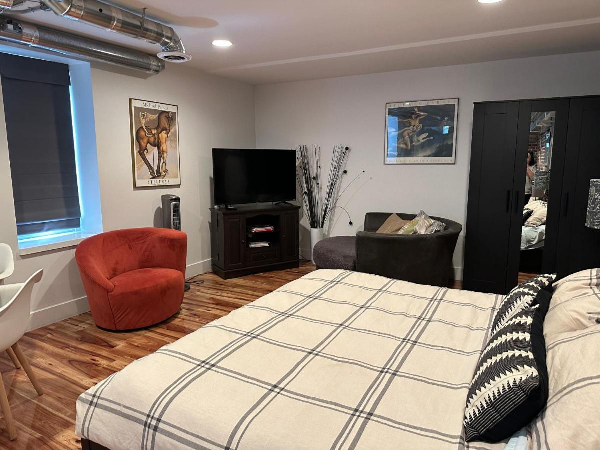 Appartamento Historical Oscar Lofquist House In The Heart Of Des Moines Esterno foto