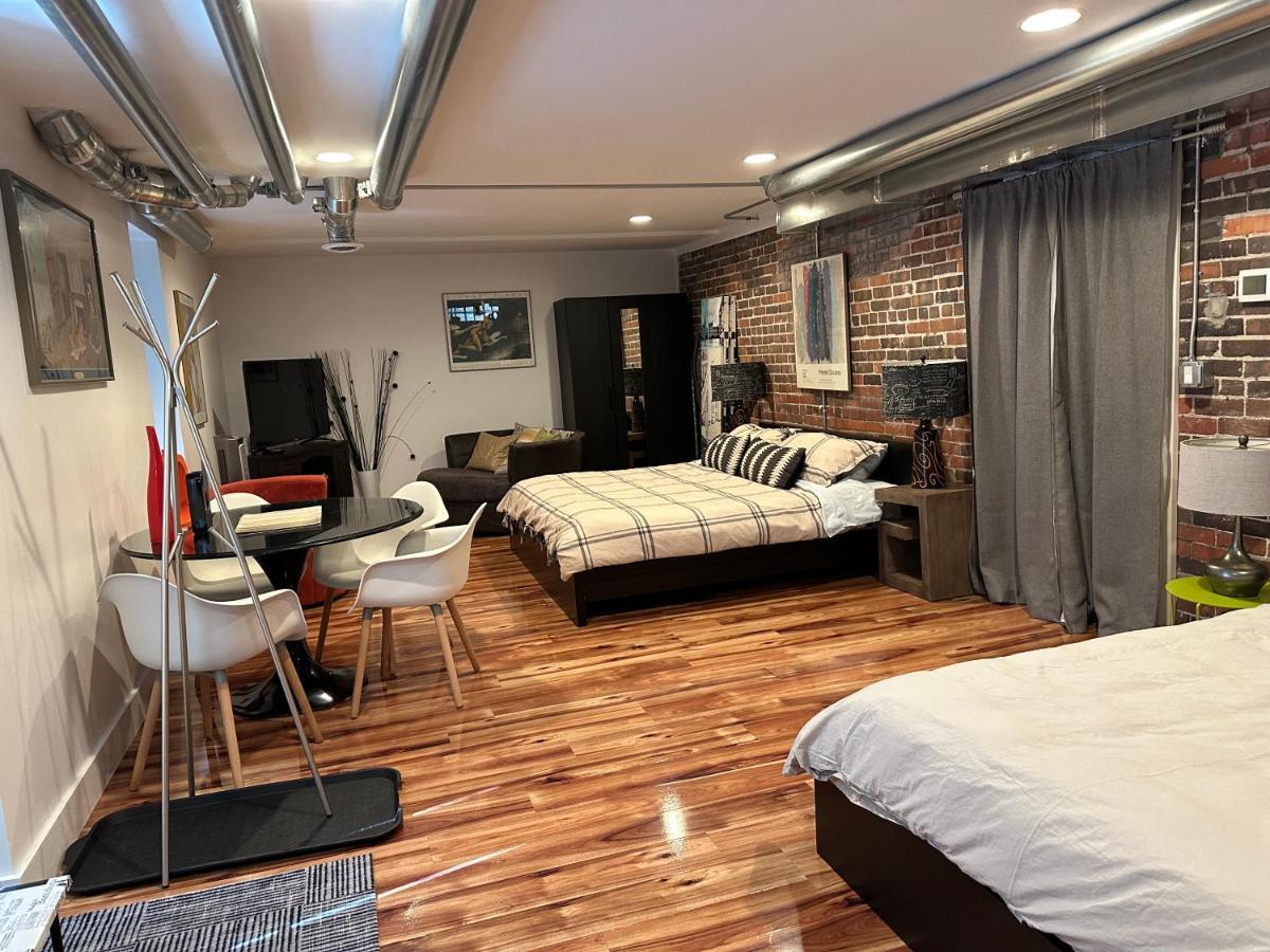 Appartamento Historical Oscar Lofquist House In The Heart Of Des Moines Esterno foto