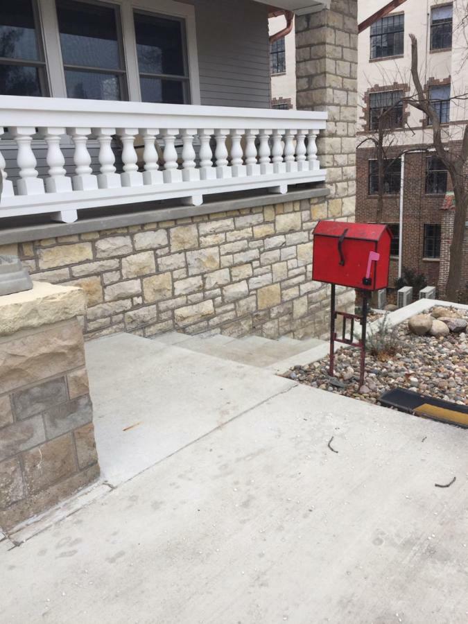 Appartamento Historical Oscar Lofquist House In The Heart Of Des Moines Esterno foto