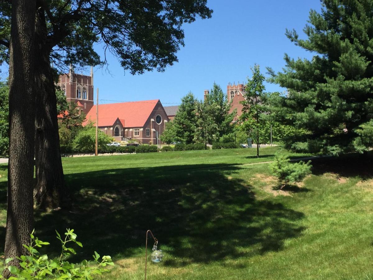 Appartamento Historical Oscar Lofquist House In The Heart Of Des Moines Esterno foto